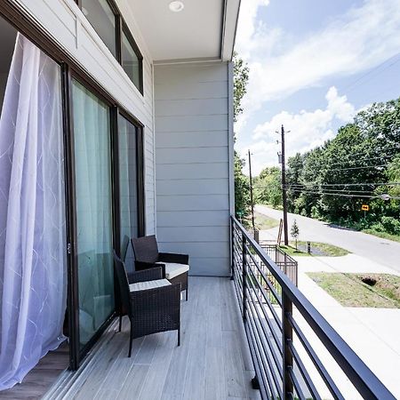Beautifully Decorated, Modern Downtown Houston Home Exterior photo